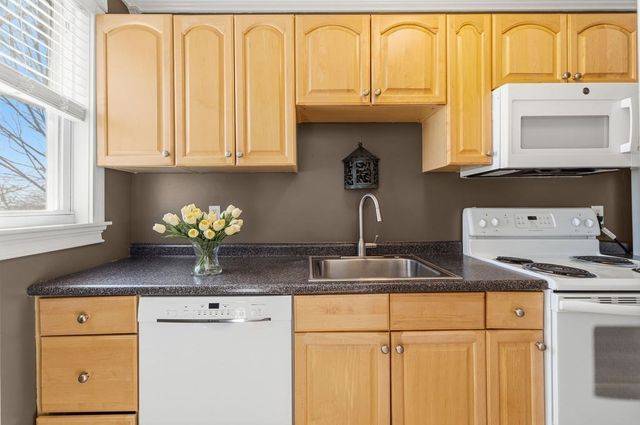 138 Main St 13, Fairhaven, MA 02719