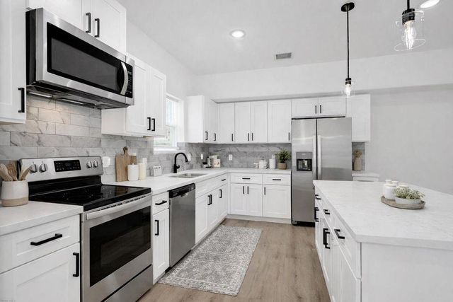 8021 Birmingham Street B, Houston, TX 77028