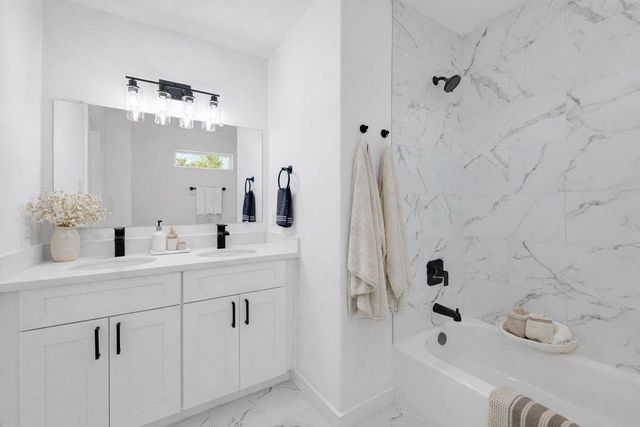 8021 Birmingham Street B, Houston, TX 77028