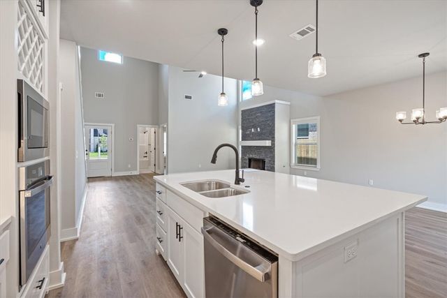 7002 SW Basswood Avenue, Bentonville, AR 72713