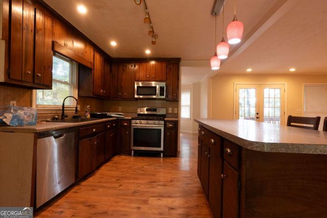 505 Tara Court, Woodstock, GA 30188