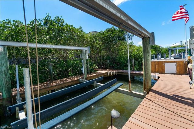 197 San Mateo DR, Bonita Springs, FL 34134