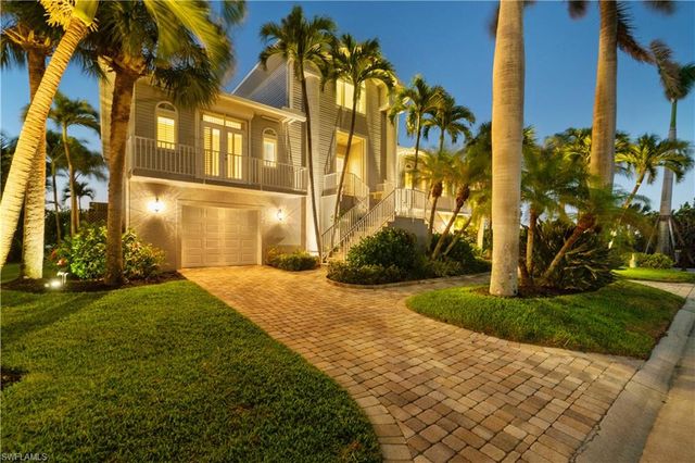 197 San Mateo DR, Bonita Springs, FL 34134