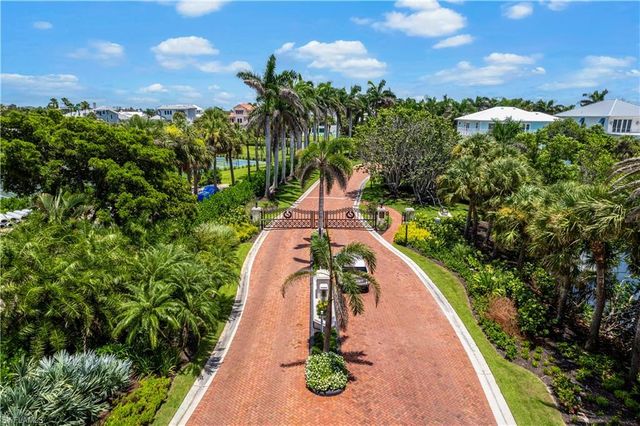 197 San Mateo DR, Bonita Springs, FL 34134