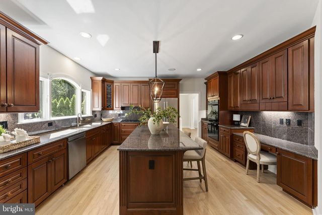 35 STANWYCK RD, Mount Laurel, NJ 08054