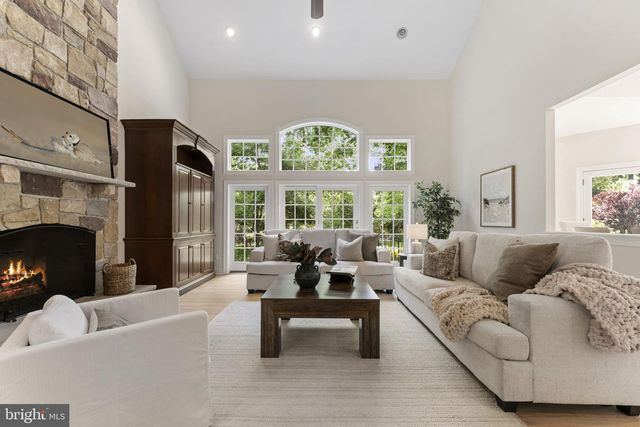 35 STANWYCK RD, Mount Laurel, NJ 08054