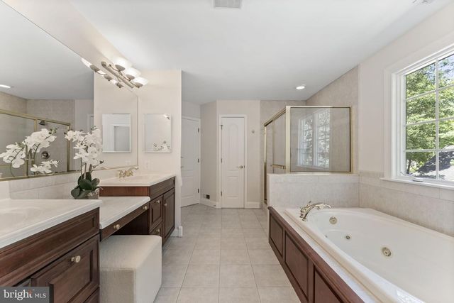 35 STANWYCK RD, Mount Laurel, NJ 08054