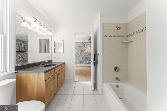 35 STANWYCK RD, Mount Laurel, NJ 08054