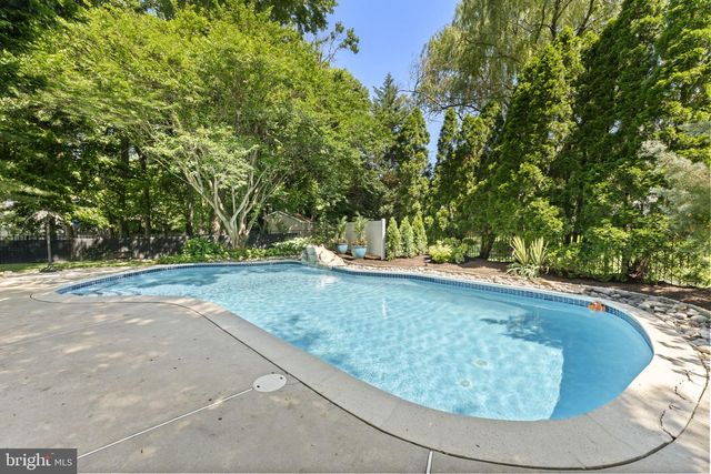 35 STANWYCK RD, Mount Laurel, NJ 08054