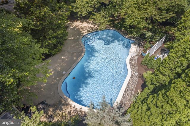 35 STANWYCK RD, Mount Laurel, NJ 08054