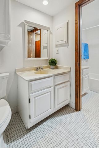 7200 York Avenue S 503, Edina, MN 55435