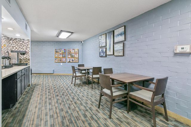 7200 York Avenue S 503, Edina, MN 55435