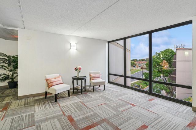 7200 York Avenue S 503, Edina, MN 55435