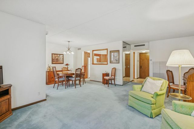 7200 York Avenue S 503, Edina, MN 55435