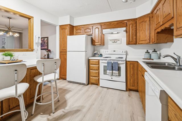 7200 York Avenue S 503, Edina, MN 55435