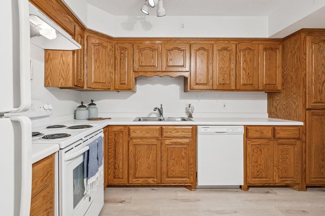 7200 York Avenue S 503, Edina, MN 55435