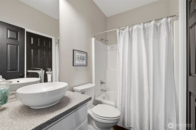 7420 143rd Avenue Ct E, Sumner, WA 98390