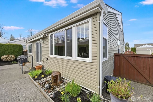 7420 143rd Avenue Ct E, Sumner, WA 98390