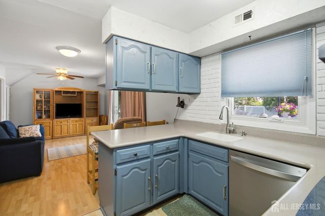13 Abbott Road, Franklin, NJ 08873