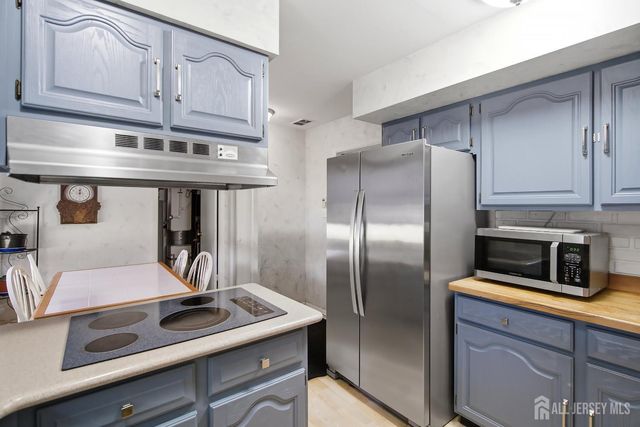 13 Abbott Road, Franklin, NJ 08873