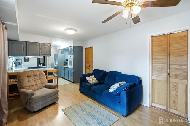 13 Abbott Road, Franklin, NJ 08873