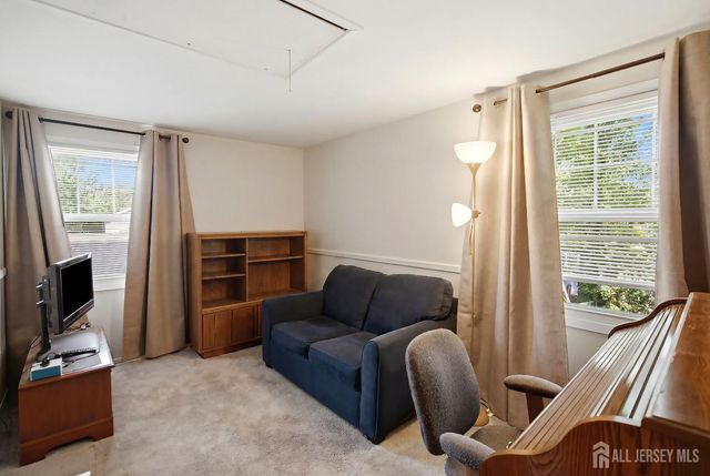 13 Abbott Road, Franklin, NJ 08873