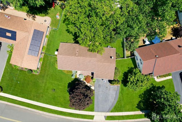 13 Abbott Road, Franklin, NJ 08873