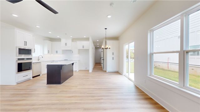 510 W Olive Street, Rogers, AR 72756