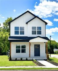 510 W Olive Street, Rogers, AR 72756