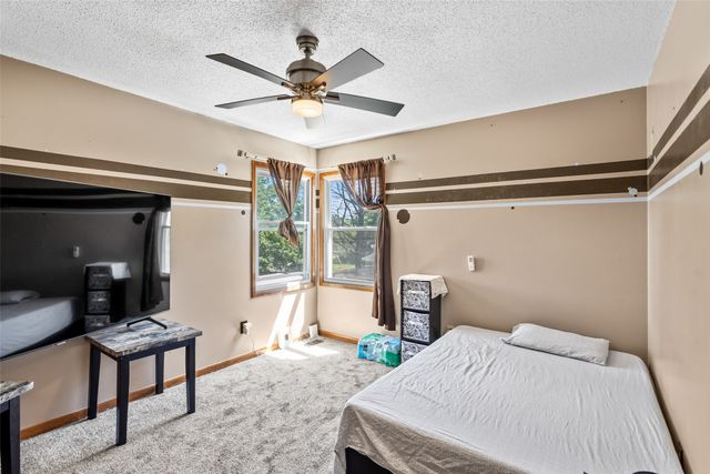 7037 Hickory Lane, Urbandale, IA 50322