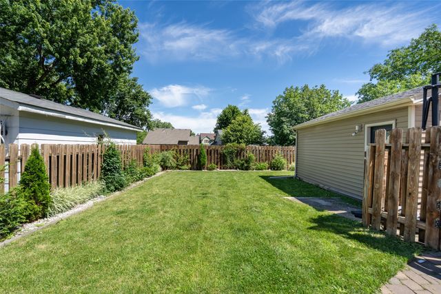 7037 Hickory Lane, Urbandale, IA 50322