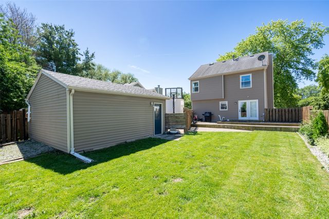 7037 Hickory Lane, Urbandale, IA 50322
