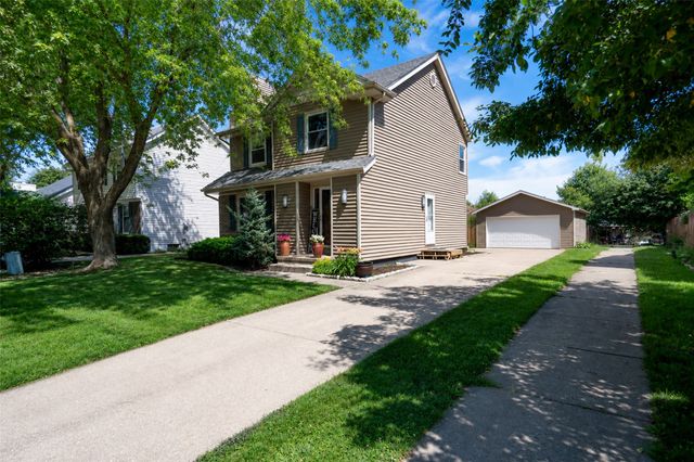 7037 Hickory Lane, Urbandale, IA 50322