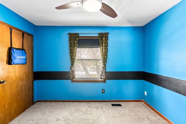 7037 Hickory Lane, Urbandale, IA 50322