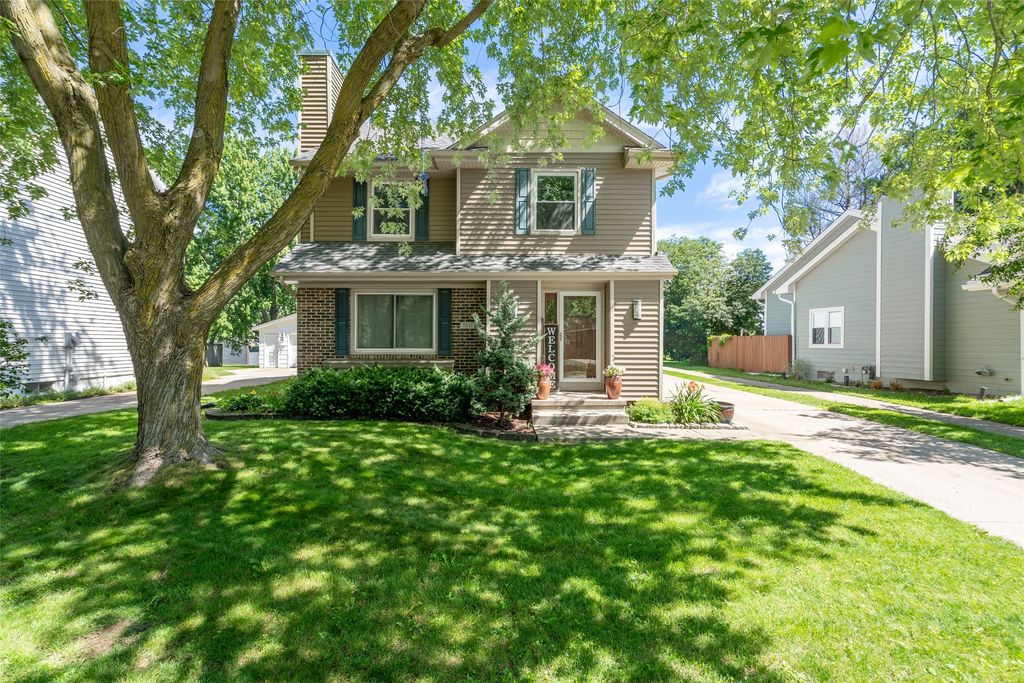7037 Hickory Lane, Urbandale, IA 50322