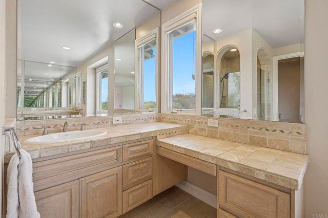 970 DOVE RUN RD, Encinitas, CA 92024