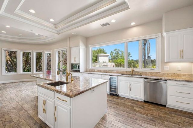 970 DOVE RUN RD, Encinitas, CA 92024
