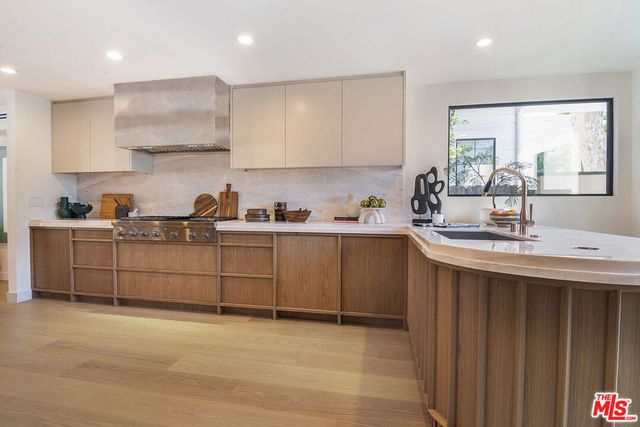 10639 Cushdon Avenue, Los Angeles, CA 90064