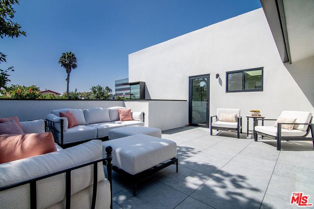 10639 Cushdon Avenue, Los Angeles, CA 90064