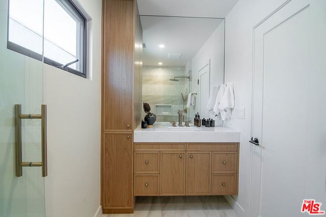 10639 Cushdon Avenue, Los Angeles, CA 90064