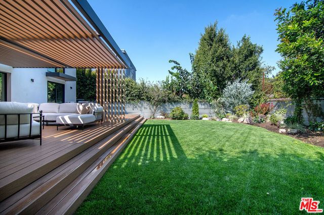 10639 Cushdon Avenue, Los Angeles, CA 90064