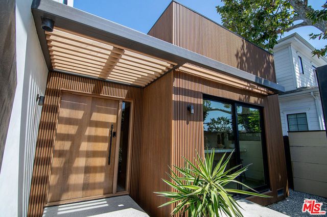 10639 Cushdon Avenue, Los Angeles, CA 90064