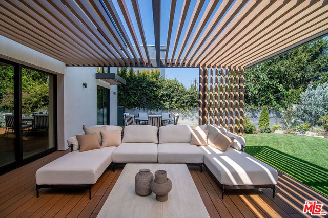 10639 Cushdon Avenue, Los Angeles, CA 90064