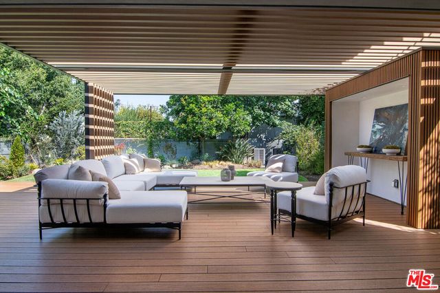 10639 Cushdon Avenue, Los Angeles, CA 90064