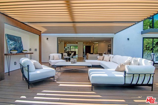 10639 Cushdon Avenue, Los Angeles, CA 90064