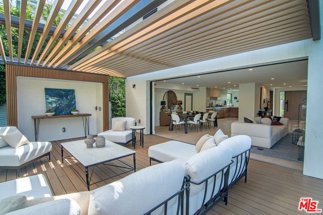 10639 Cushdon Avenue, Los Angeles, CA 90064