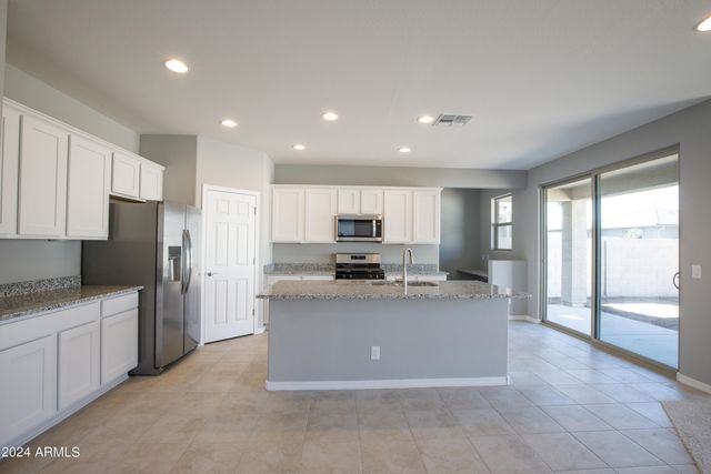 8956 W LUKE Avenue, Glendale, AZ 85305