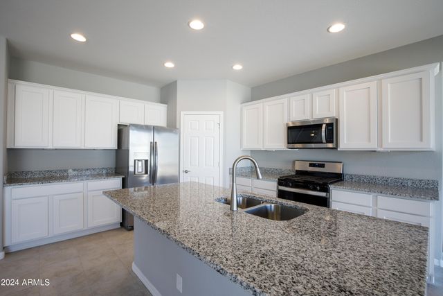 8956 W LUKE Avenue, Glendale, AZ 85305