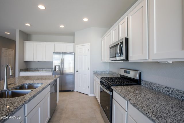 8956 W LUKE Avenue, Glendale, AZ 85305