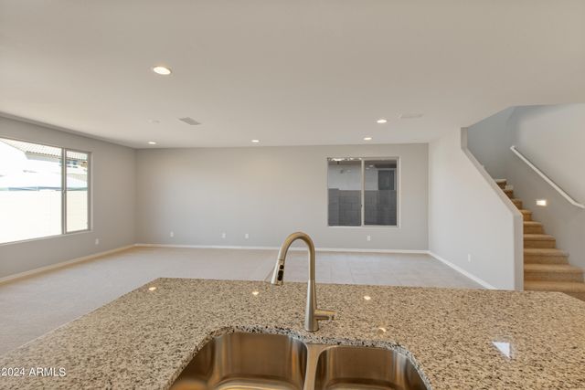 8956 W LUKE Avenue, Glendale, AZ 85305